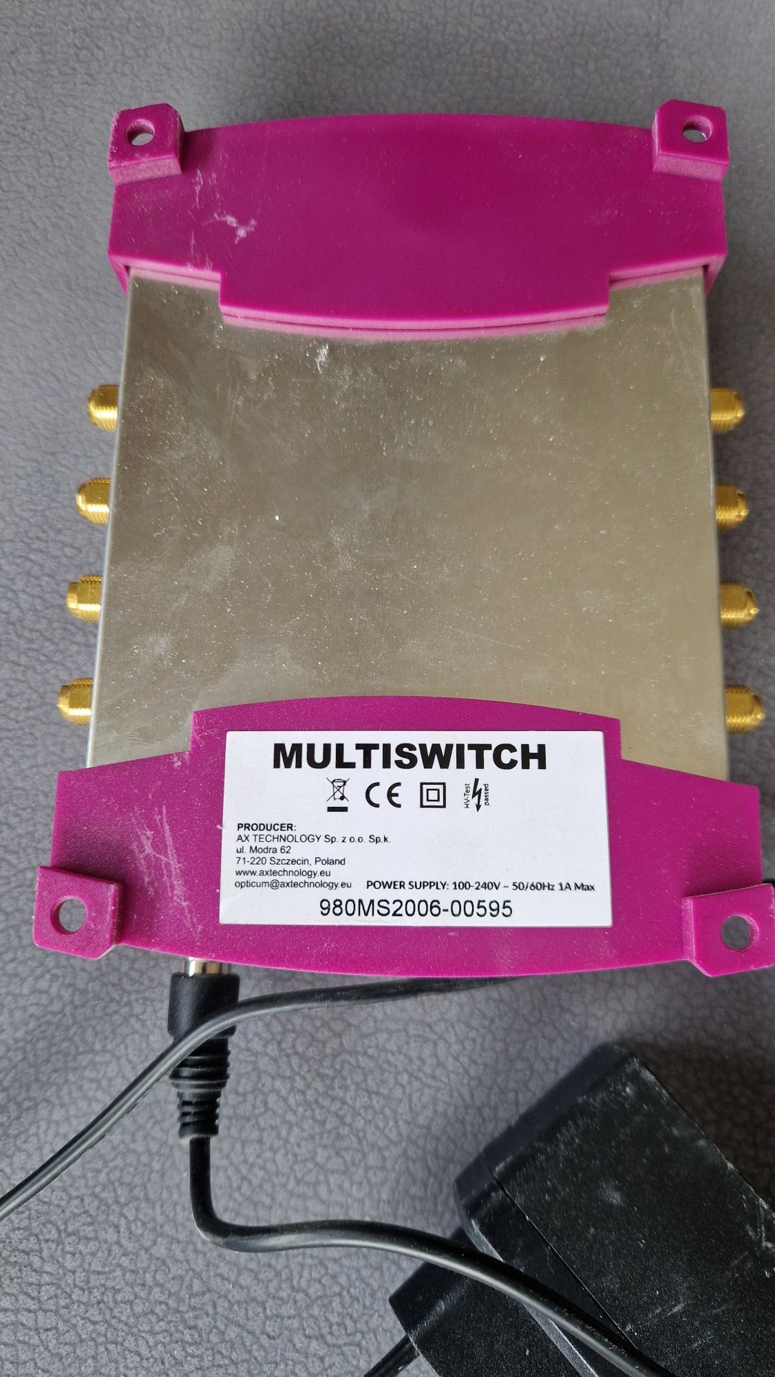 Multiswitch Opticum 9/8 typ. OMS z 8 wejściami SAT (z dwóch pozycji sa