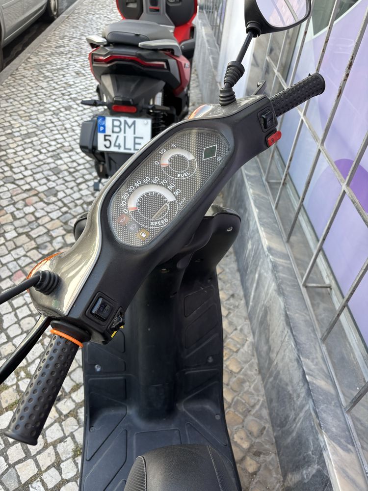 Scoter gilera typhoon 50