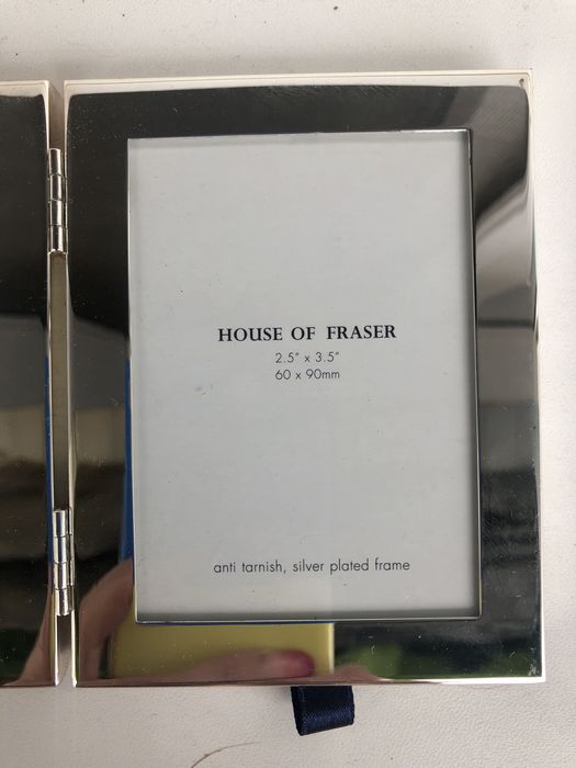 Дві посріблені рамки