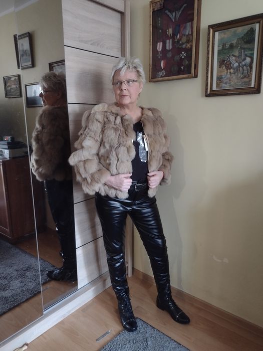 Lis w kolorze karmelu. Piękne . Obniżka tylko do końca listopada.