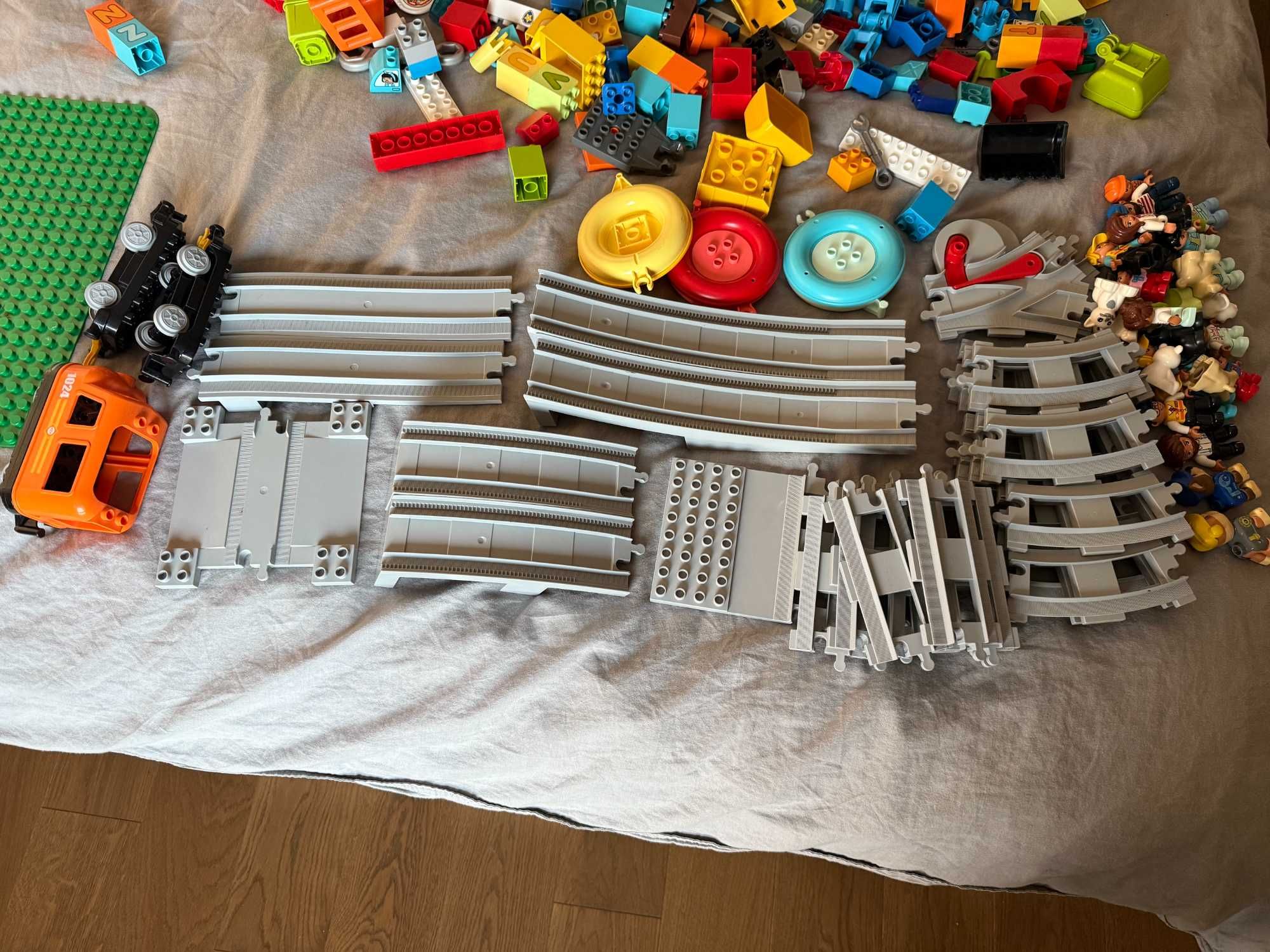 Lego Duplo MIx 8 kg Pociag Samochody Tory Figurki