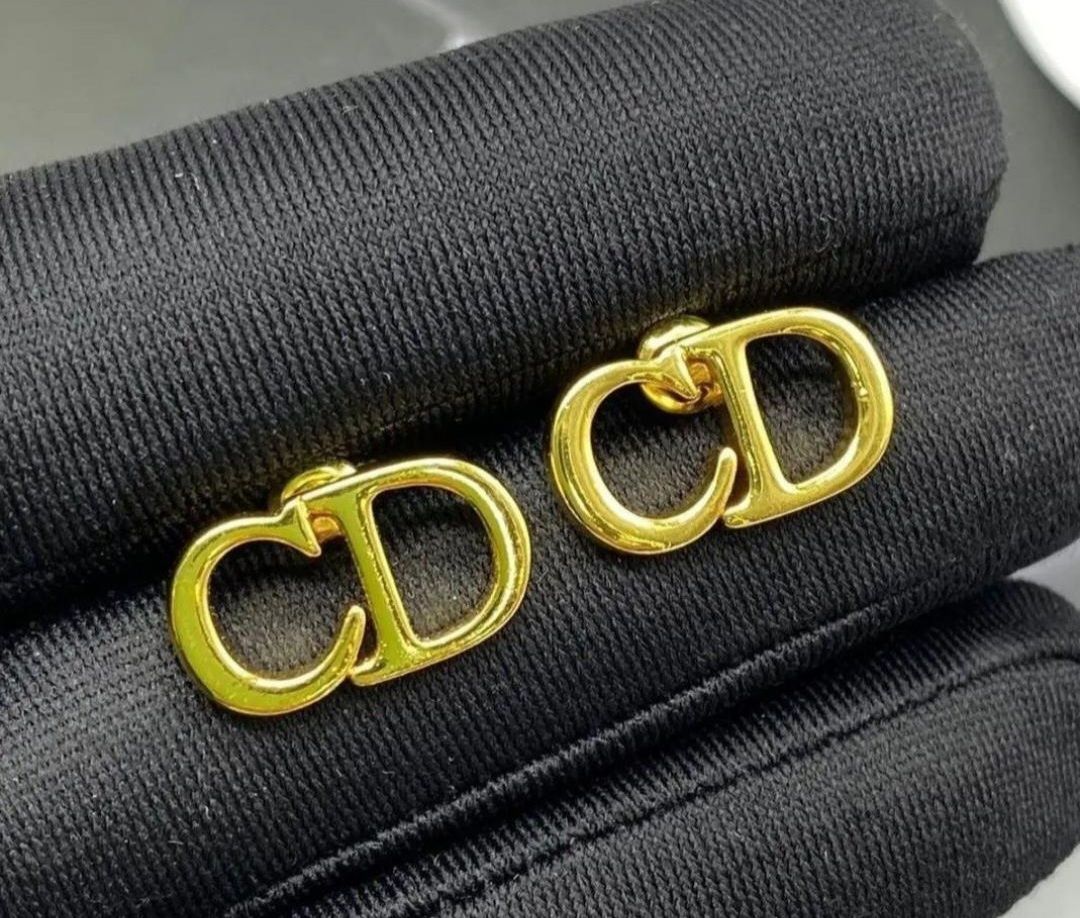 Kolczyki wkrętki damskie litery logo dior