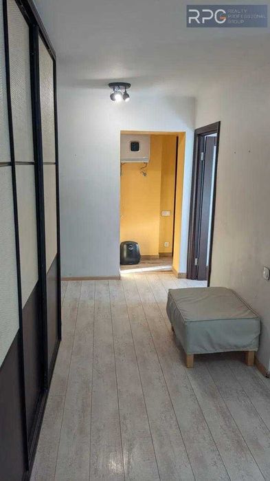 Продам 2к квартиру Печерськ метро Палац України