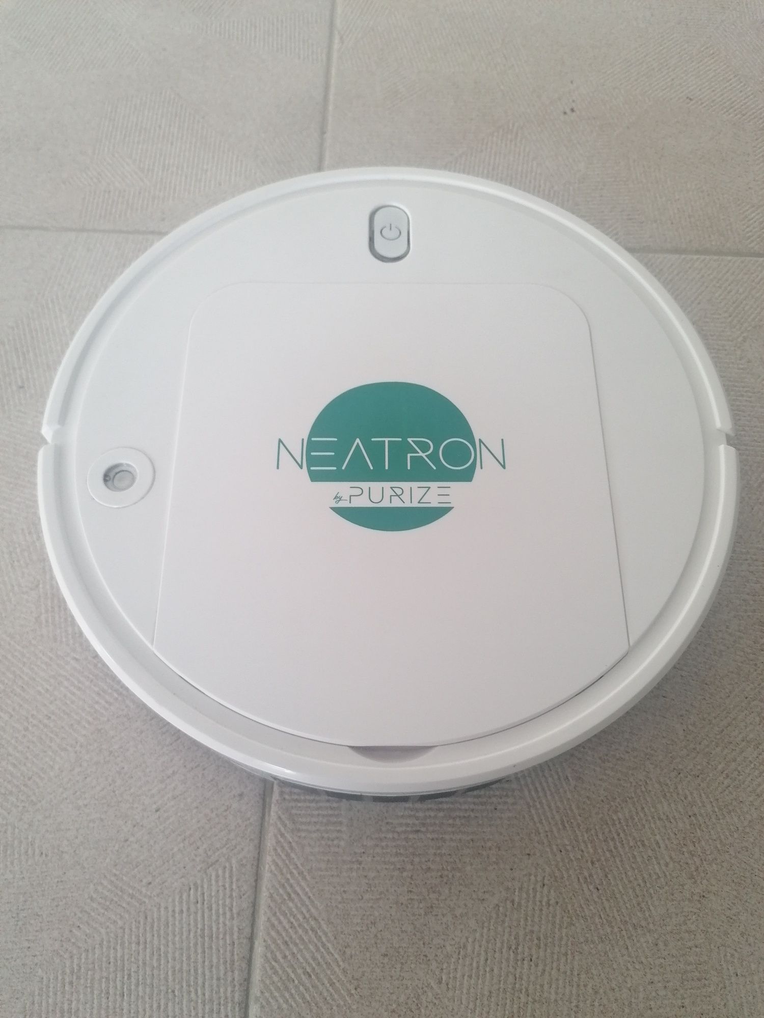 Aspirador robot branco