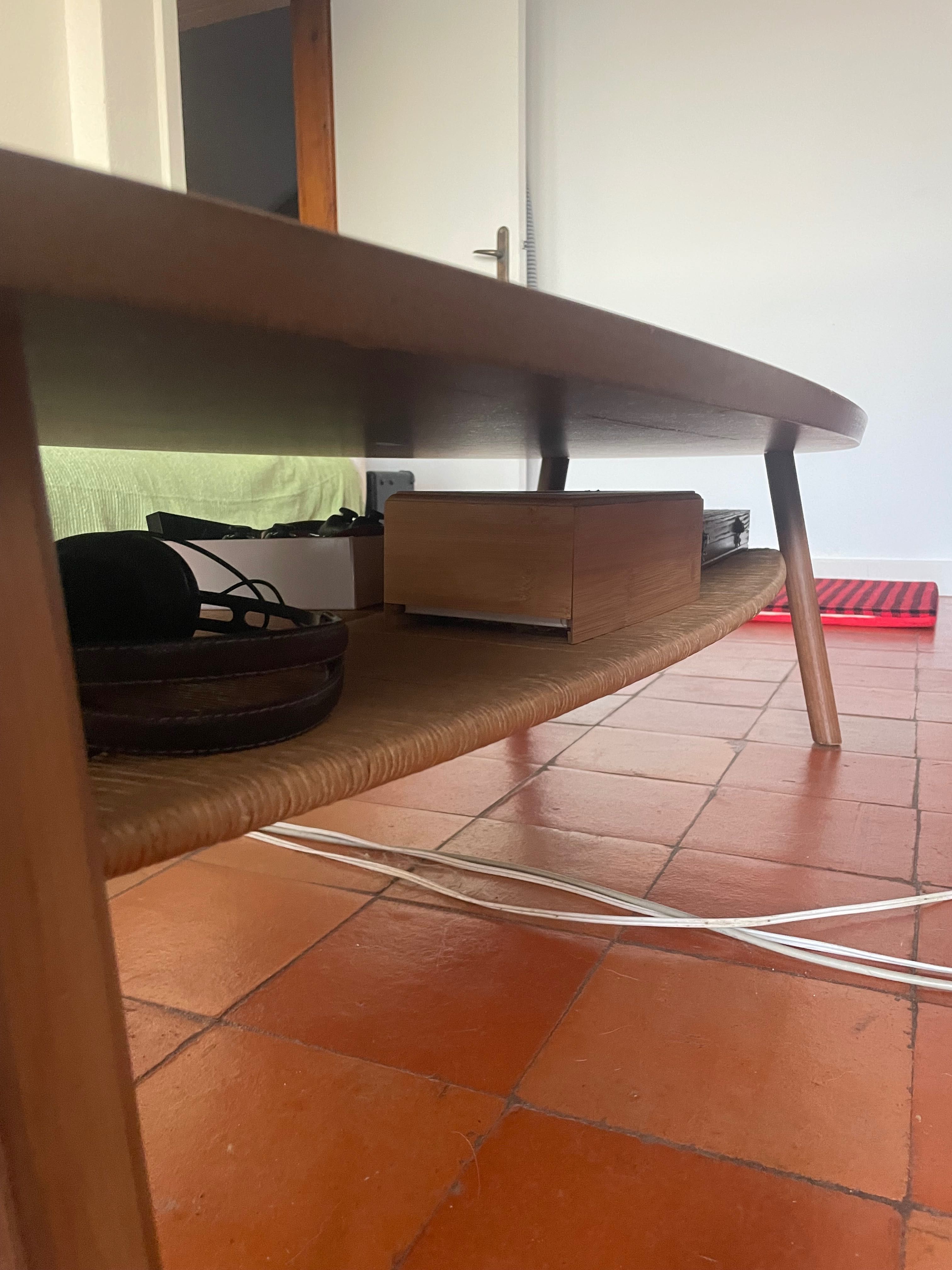 Mesa centro de sala de madeira