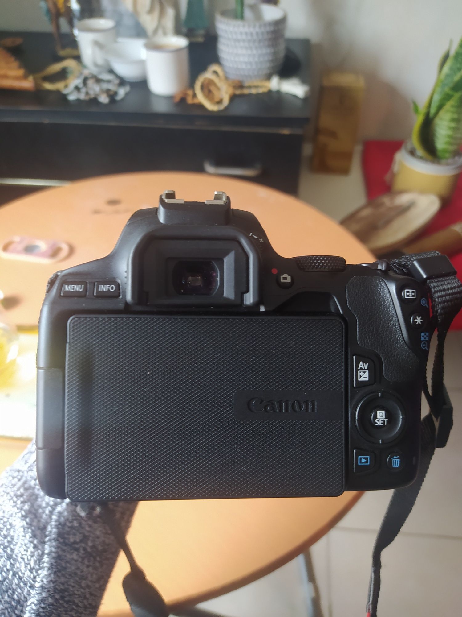 Câmera fotográfica 250D