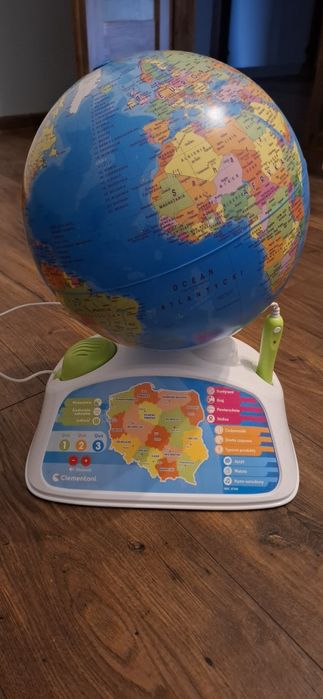 Globus interaktywny Clementoni