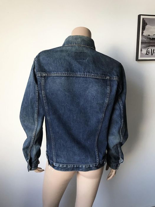 Levi's kurtka jeansowa damska L
Rozmiar:L 
Kolor:granatowy 
Stan:bardz