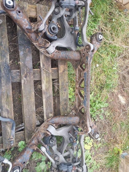 Belka Tylna,Sanki,Zawieszenie,Zaciski Audi A4 B8 Komplet