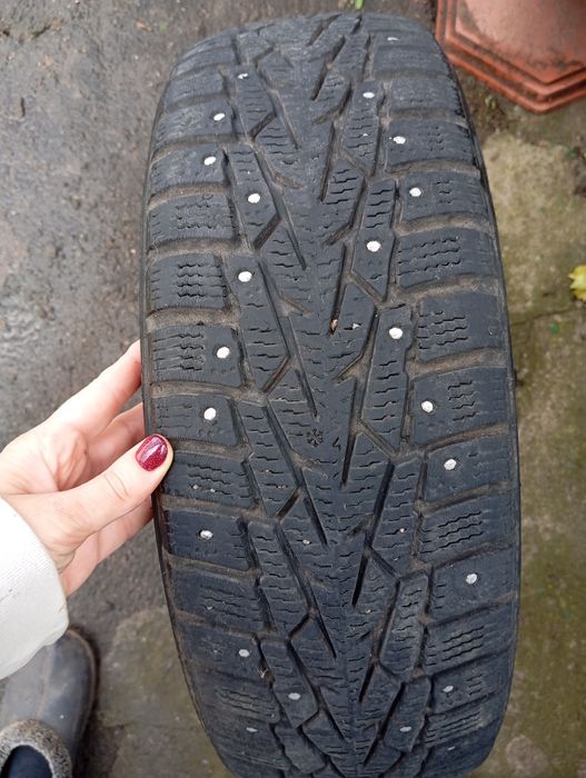 Шини 175/70 R13 Nokian шиповані