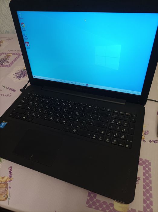 Ноут ASUS X554L, i3-4030U,ddr3 4/500,Windows 10