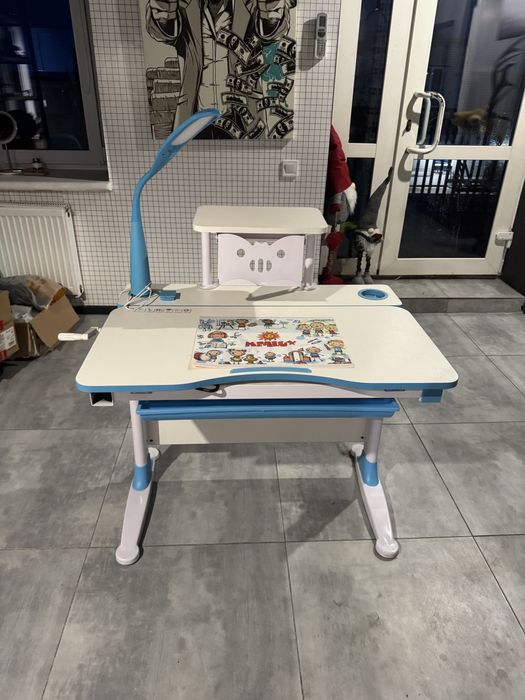 Продам дитячу парту з ортопедичним стільцем