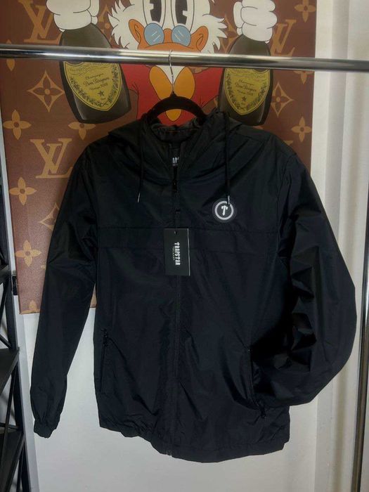 ЦІНА БУЛА 3000!!Чоловіча вітровка Trapstar чорна весняна демісезонна