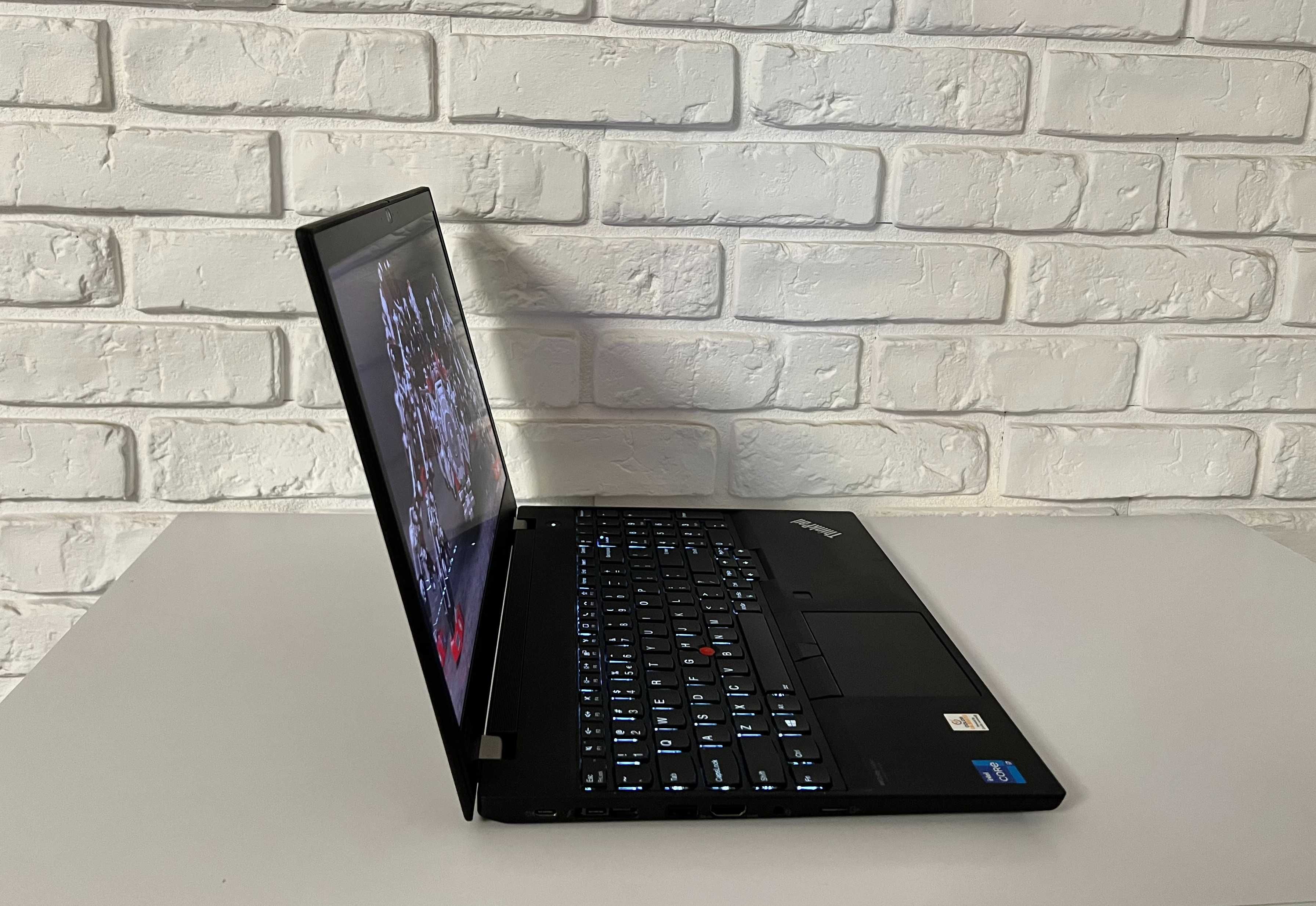 ThinkPad P15s Gen2. 4K UltraHD. 100% Adobe RGB