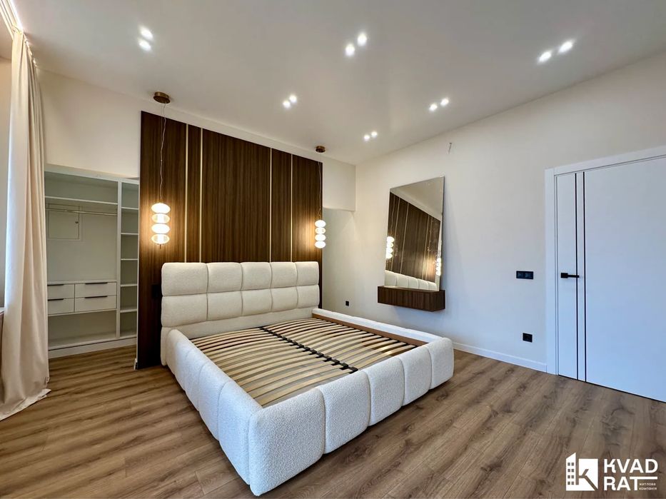 Стильний укомплектований будинок !