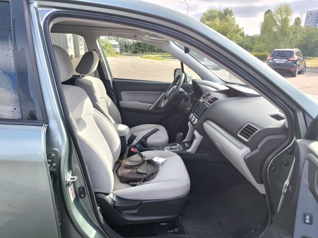 Продам Subaru forester 2016 рест