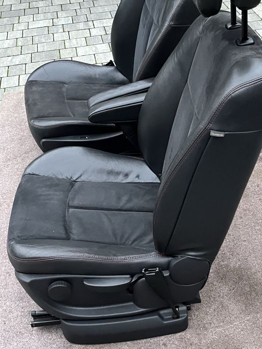 Espace IV Czerwona Nic  Alkantara