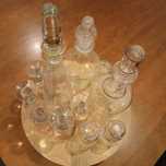 Garrafas licor com copos
