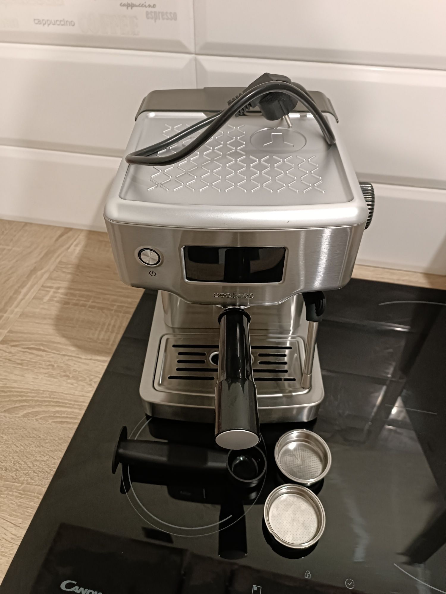 Кофемашина Cecotec Power Espresso 20 Barista Compact. Новая