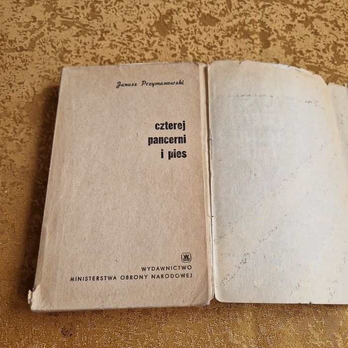 Janusz Przymanowski - Czterej pancerni i pies