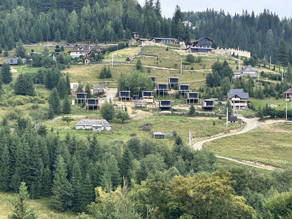 Земельні ділянки в Дземброні