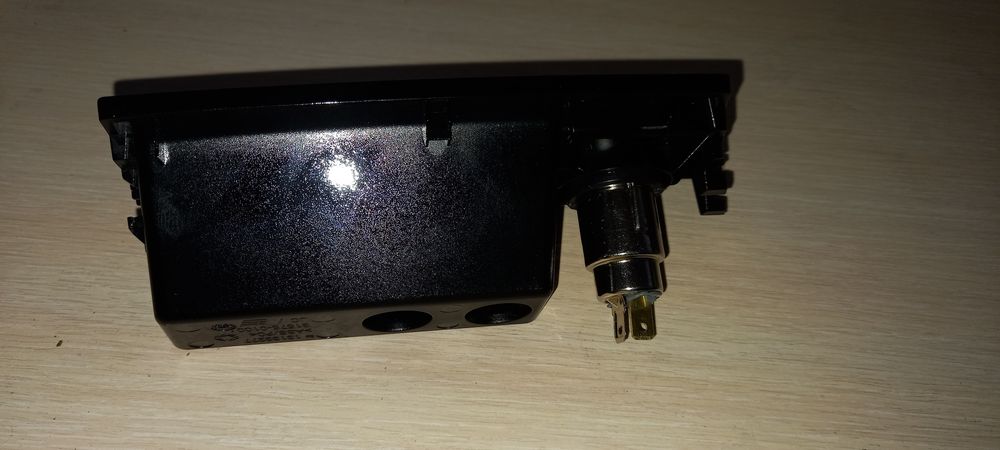 Попільниця. Опель Астра H. Приборка.