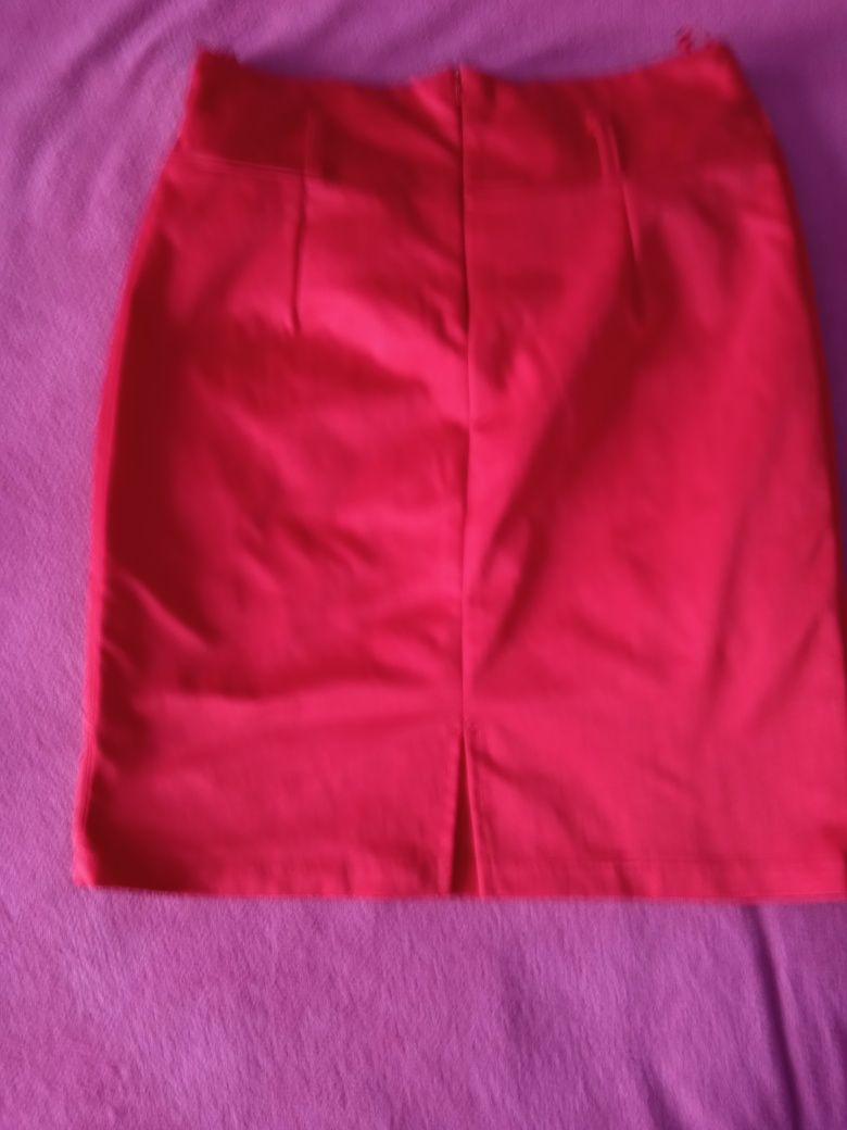 Spódnica czerwona ołówkowa M