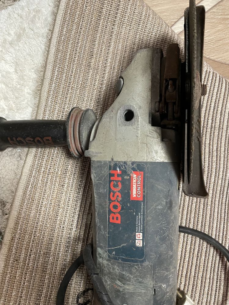 Профессиональная болгарка BOSCH GWS 26-230