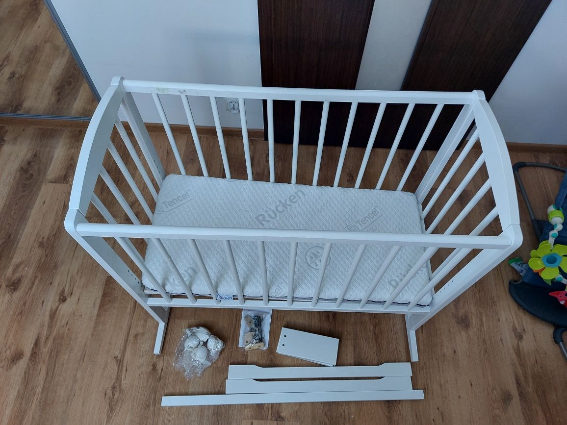 Łóżeczko niemowlęce 90x40 plus materac