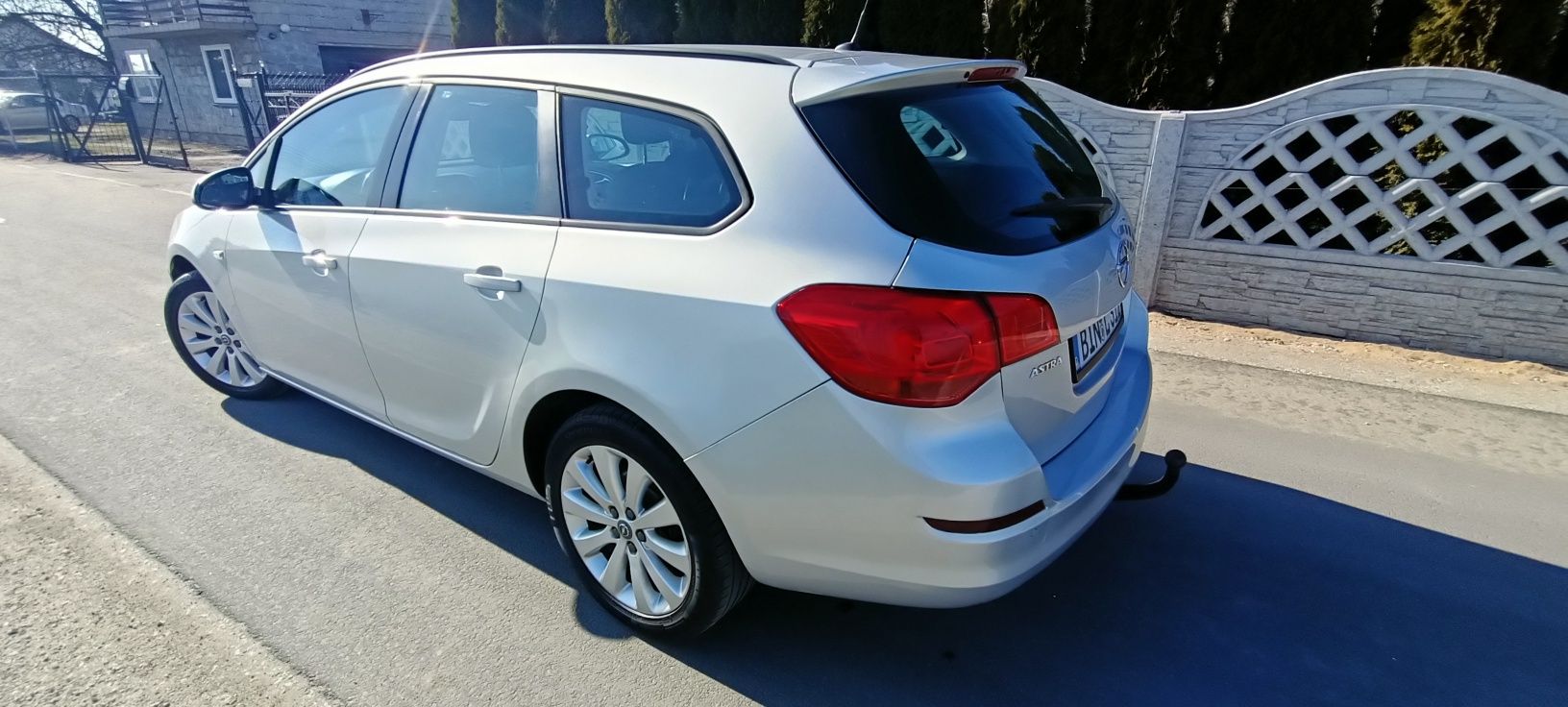 Opel Astra J 1,6 benz. Z Niemiec, ładny stan.
