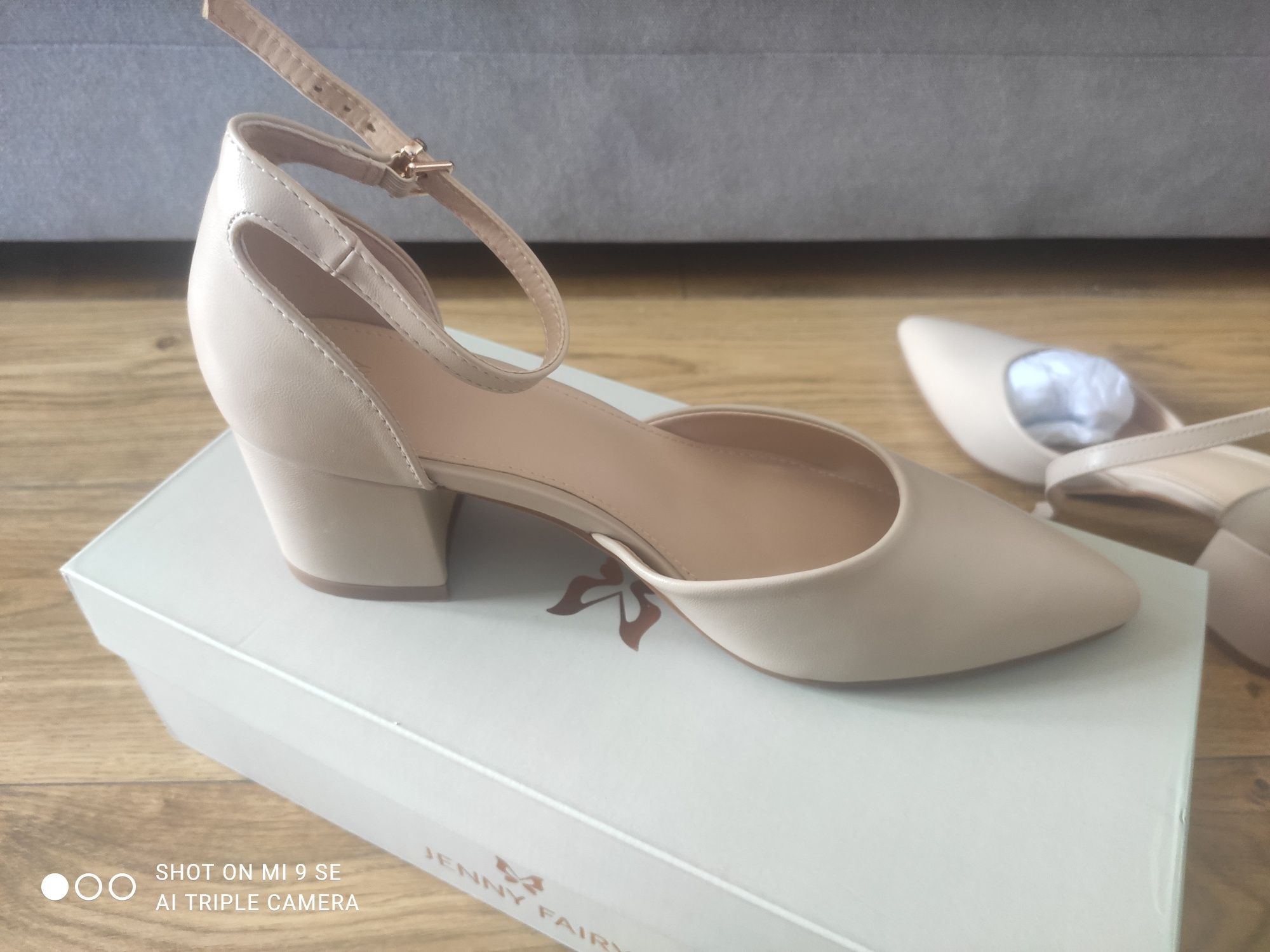 Nowe buty Jenny Fairy r.39