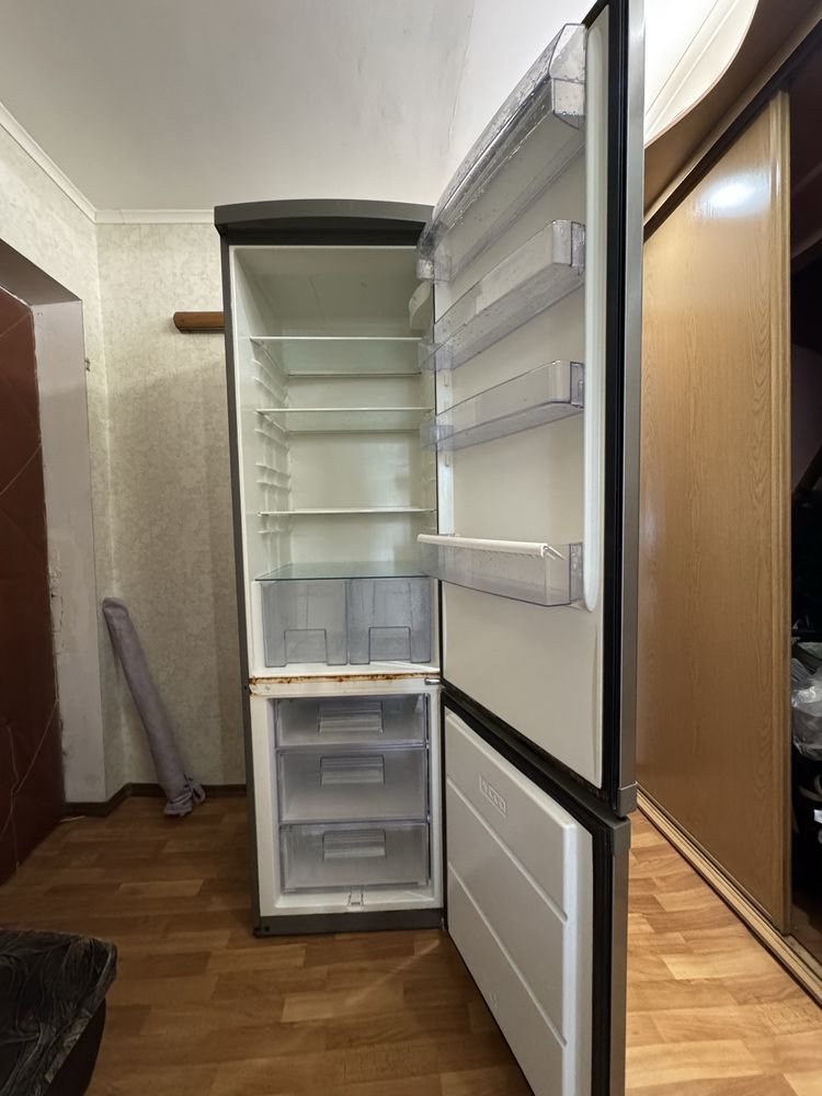 Холодильник Zanussi