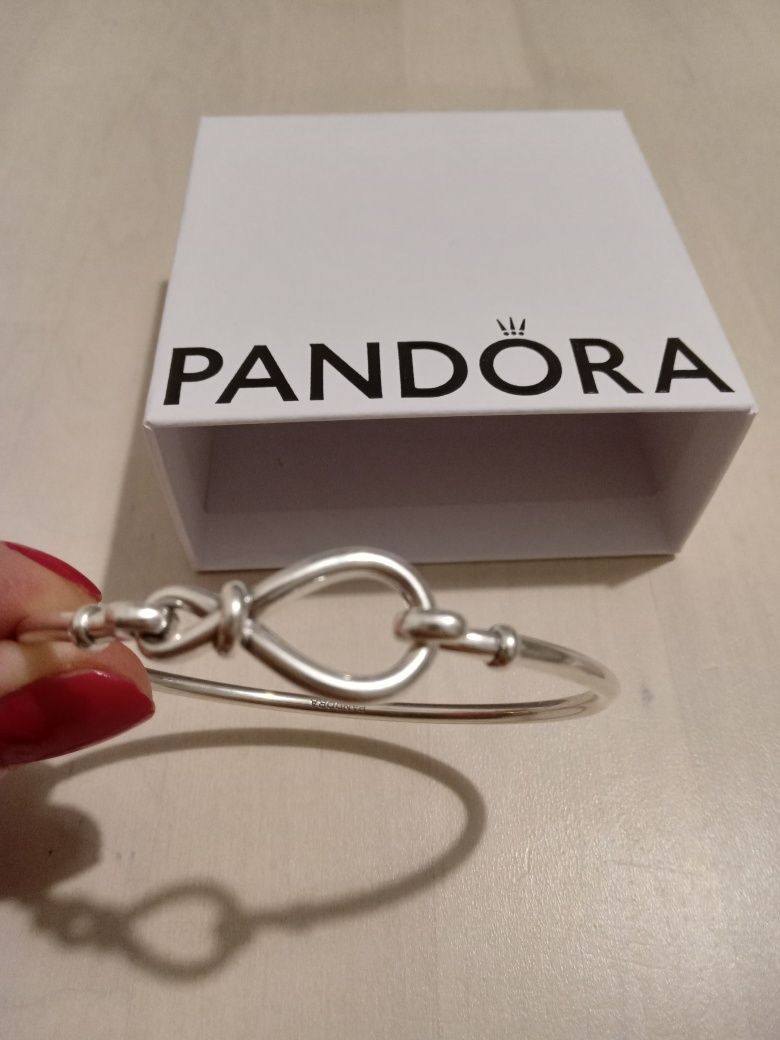 Pandora nowa bransoletka bangle  z węzłem nieskończoności r.19
