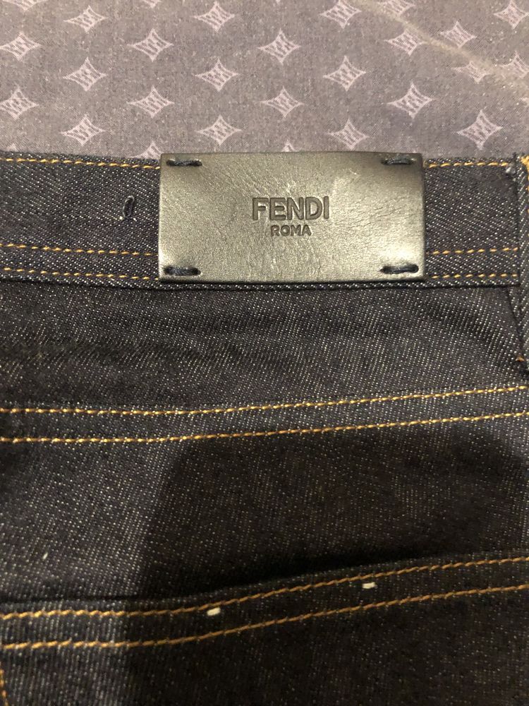 Джинси Fendi. Оригінал