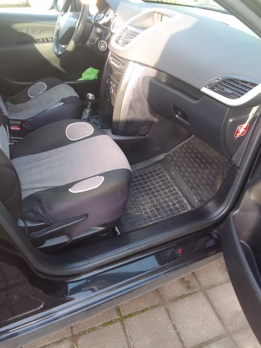 Продам пежо 207.  1.6тді