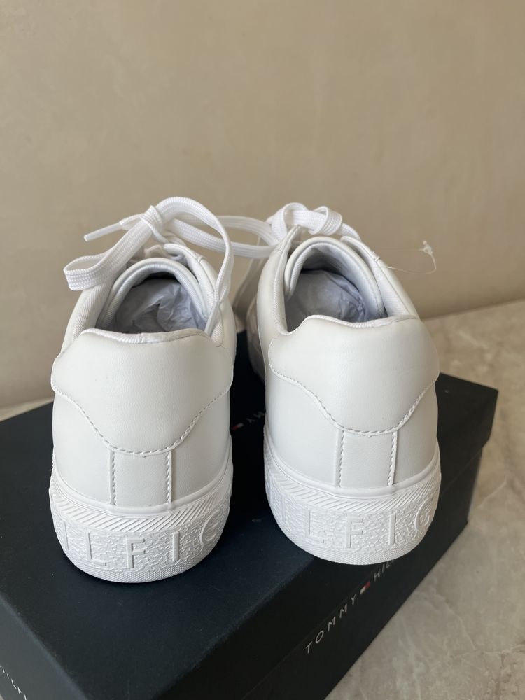 Красовки (кеди) Tommy Hilfiger модель TWELVIE-C