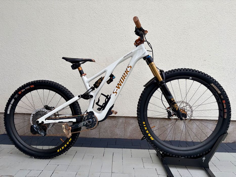 Specialized Stumpjumper CUSTOM 2 dumpery fox, deity, oak components,