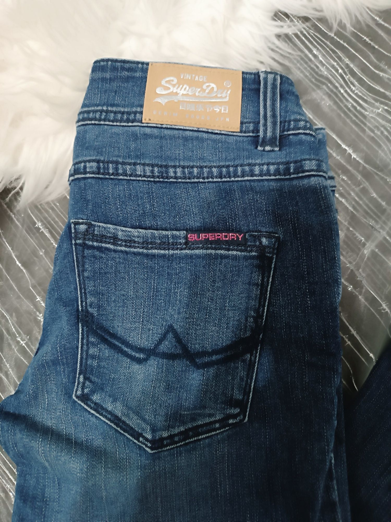 Jeansy damskie superdry vintage xs s