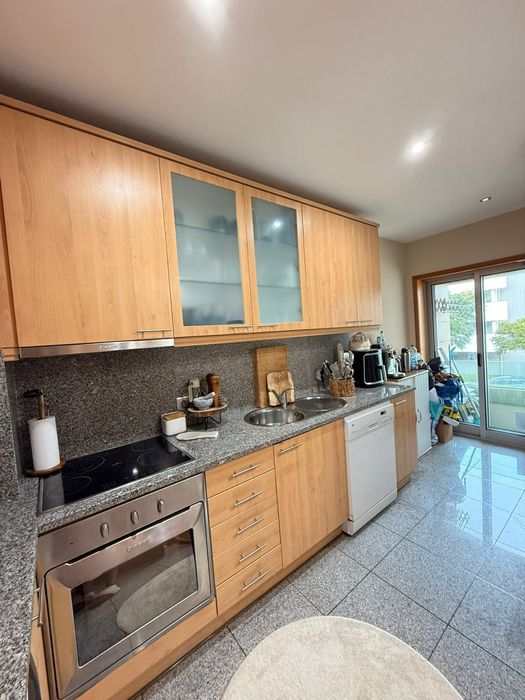 Alugo apartamento T2