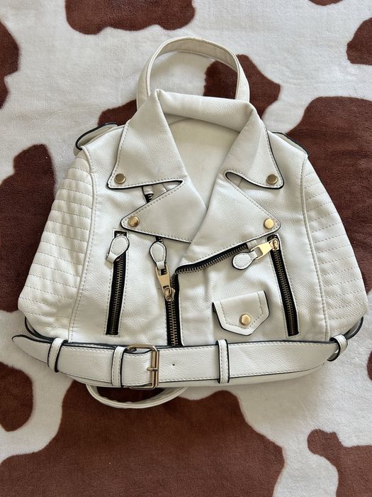 Mochila em forma de casaco