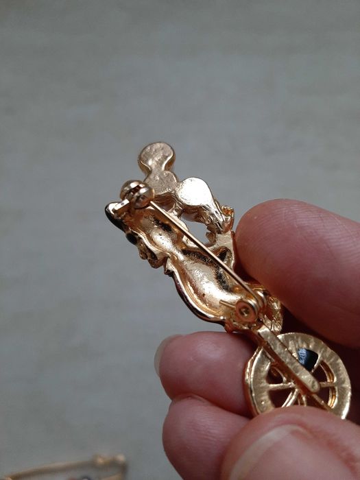 продам брошь , винтаж 80 годы