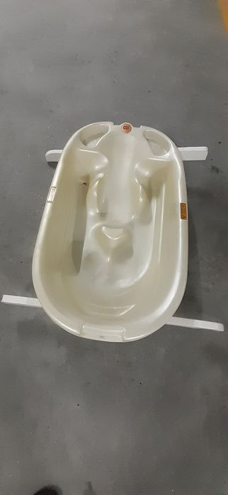 Banheira para bebé com suportes