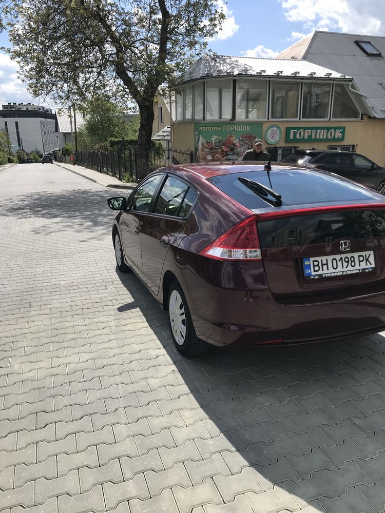 Продаю своє авто Honda INSIGHT супер економна та надійна