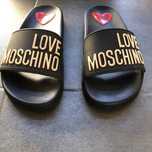 Шльопанці Love Moschino