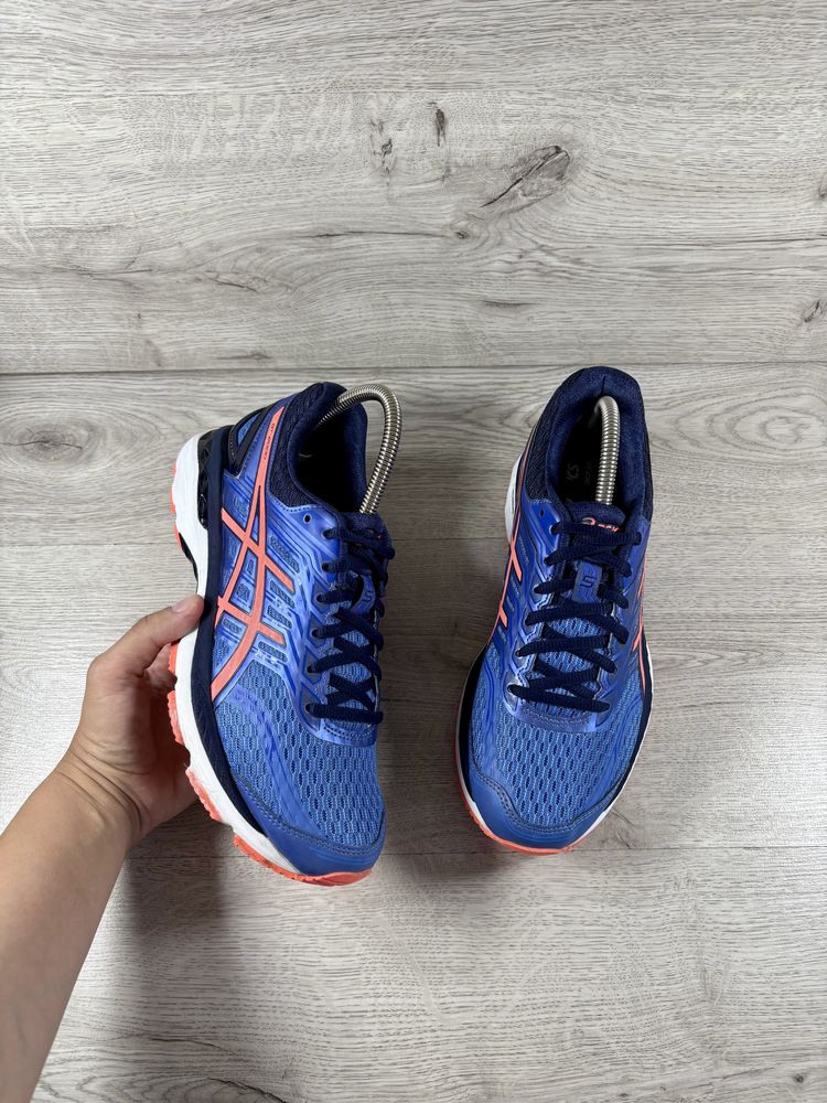 Asics GT 2000 жіночі бігові кросівки