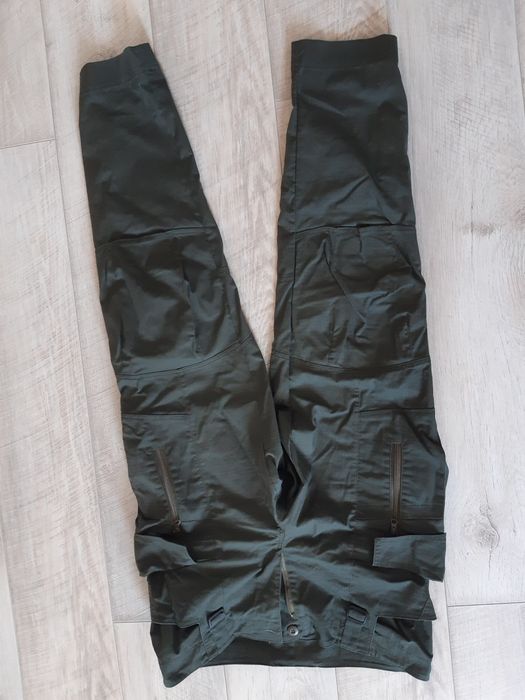 Військова форма (2 штанів та фліска)