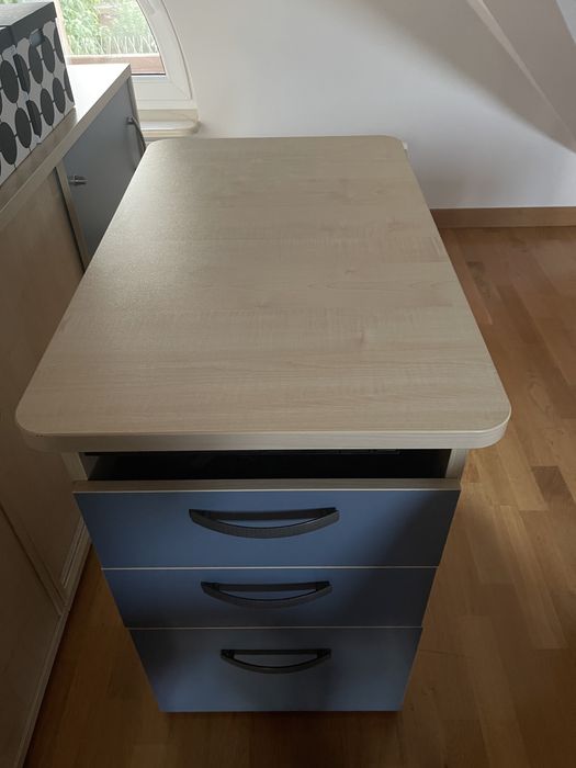 Meble biurowe - biurko + kontenerek