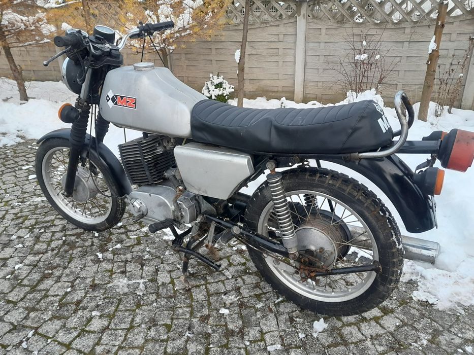 Mz etz 250 z dokumenrami na chodzie