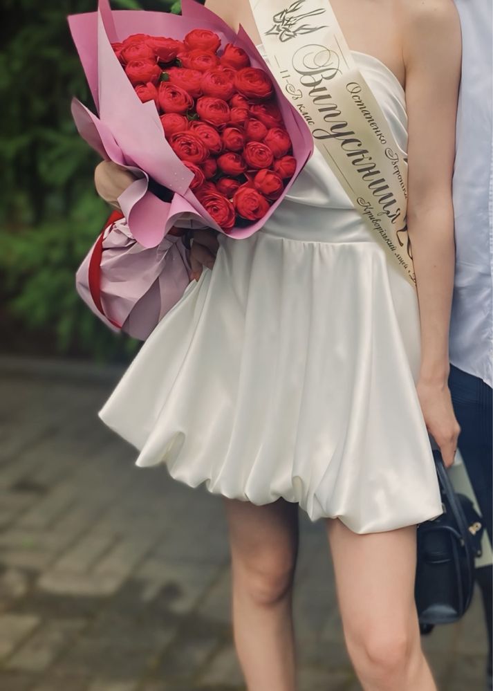 Неймовірна сукня