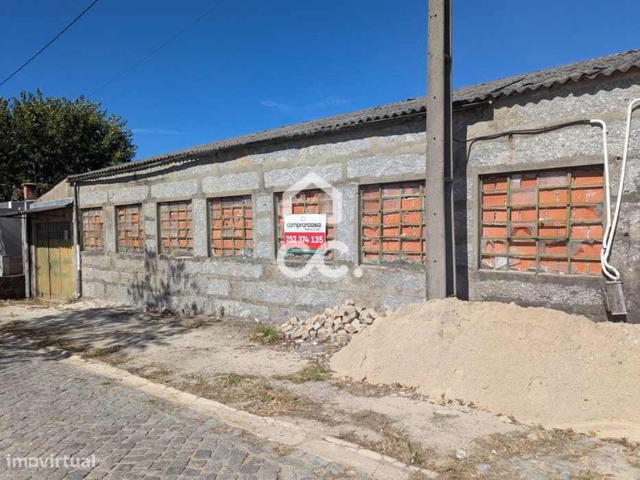 Armazém com 254m² em Gondar - Próximo da Acesso à Autoestrada e do ...